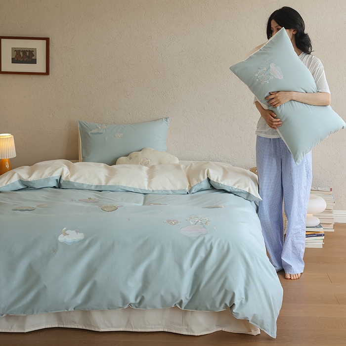 91家纺网 家纺一手货源 找家纺 安莱生活 2025新款贡缎磨毛60s绣花四件套-风格二 梦境摩天轮