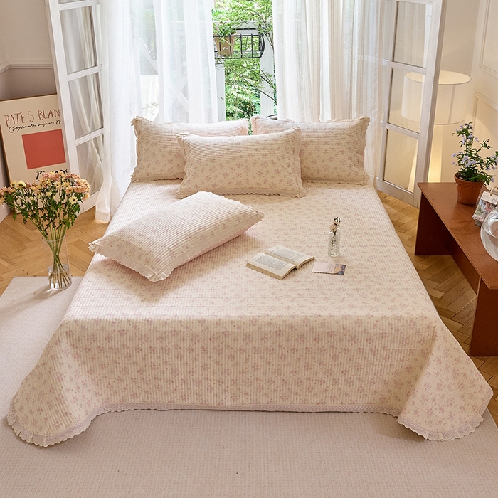 91家纺网 家纺一手货源 找家纺 （总）鑫喜莱 2025新款纯棉镂空花边云感木棉印花被套单件夹棉床盖枕套