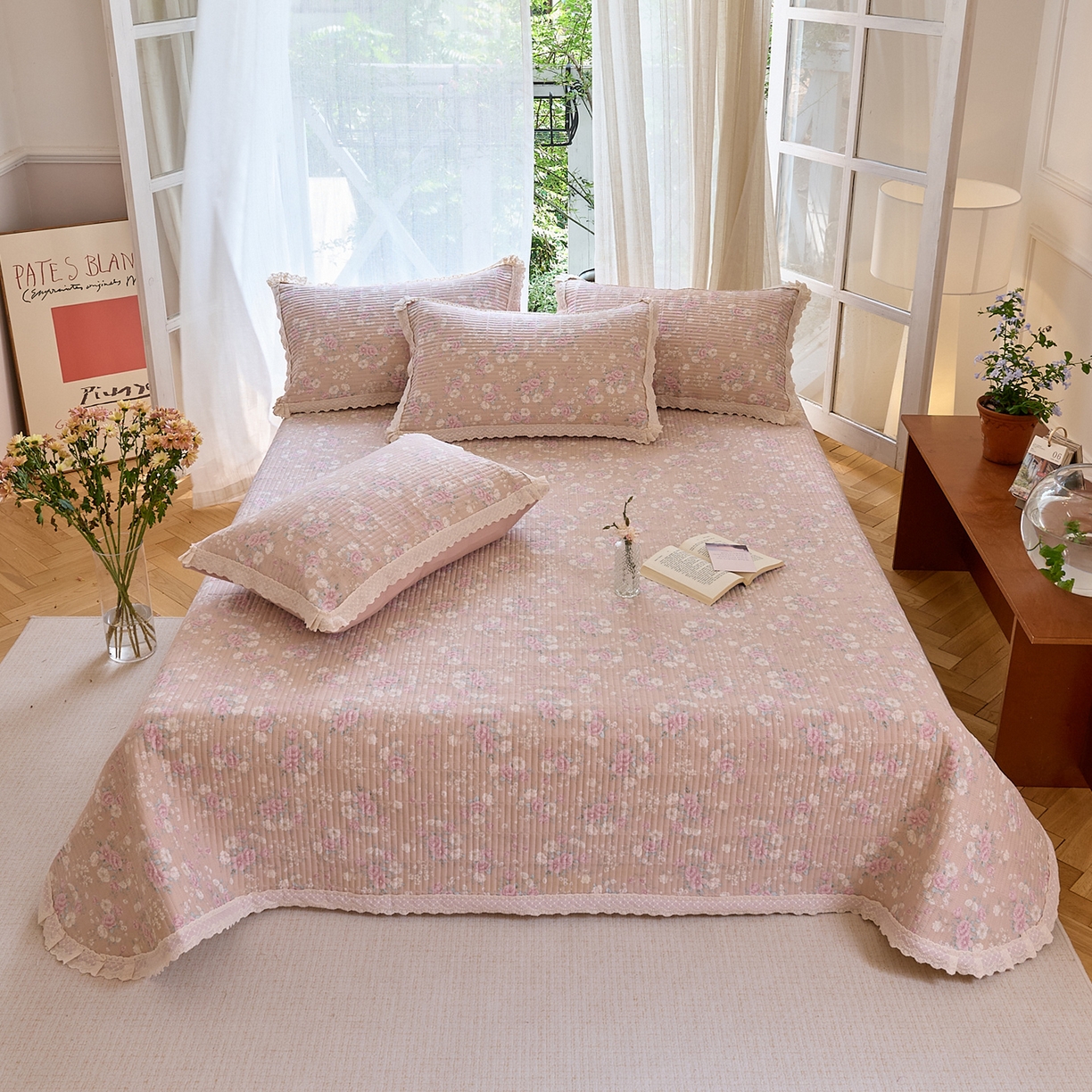 91家纺网 家纺一手货源 找家纺 （总）鑫喜莱 2025新款纯棉镂空花边云感木棉印花被套单件夹棉床盖枕套