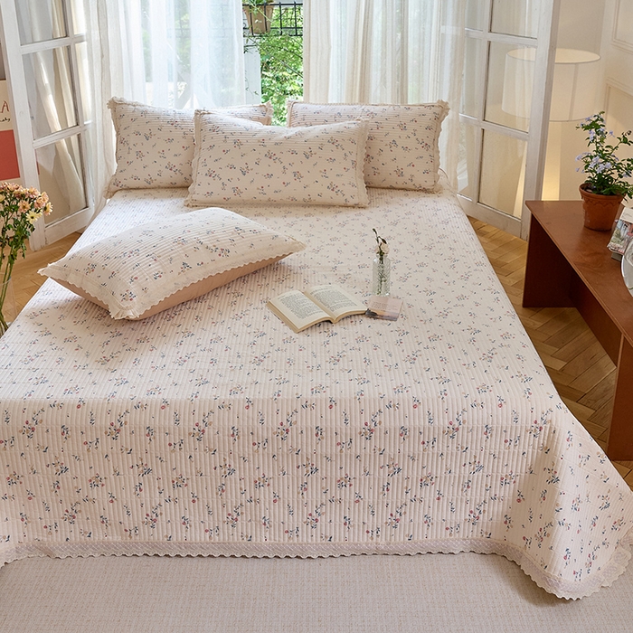 91家纺网 家纺一手货源 找家纺 （总）鑫喜莱 2025新款纯棉镂空花边云感木棉印花被套单件夹棉床盖枕套