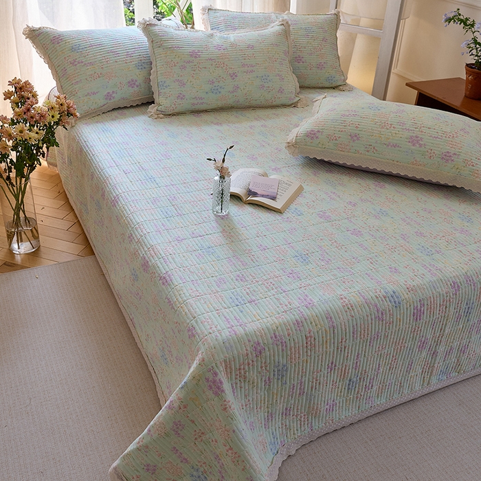 91家纺网 家纺一手货源 找家纺 鑫喜莱 2025新款纯棉镂空花边云感木棉印花被套单件夹棉床盖枕套 薰衣柔风