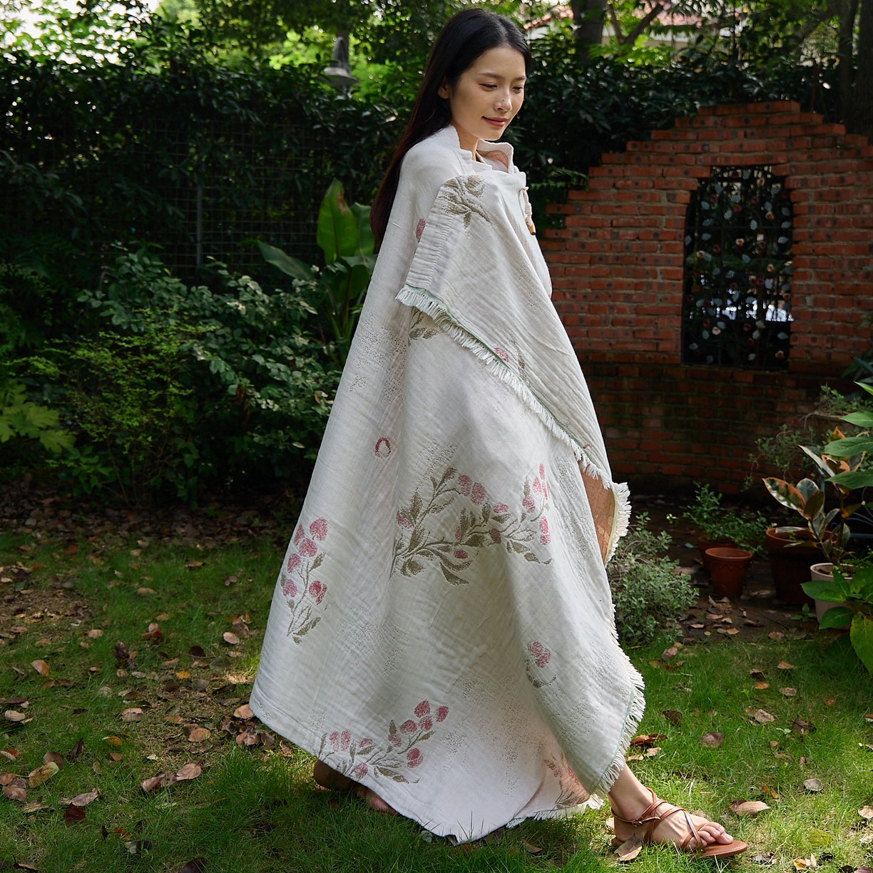 91家纺网 家纺一手货源 找家纺 沐瑟家纺 2025新款全棉流苏纱布披肩毯空调毯多功能午休毯牛角披肩毯民宿风 白芷