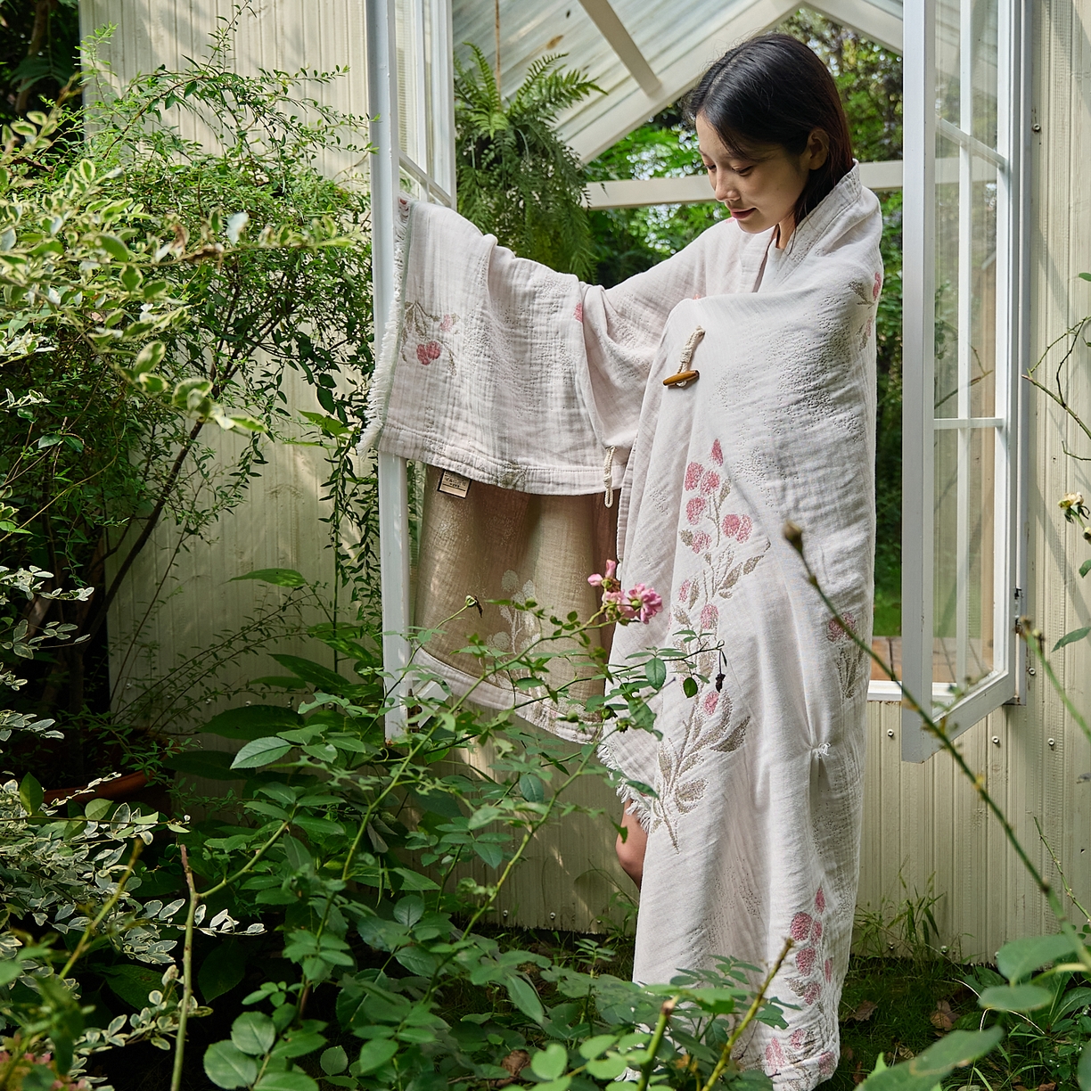 91家纺网 家纺一手货源 找家纺 沐瑟家纺 2025新款全棉流苏纱布披肩毯空调毯多功能午休毯牛角披肩毯民宿风 白芷