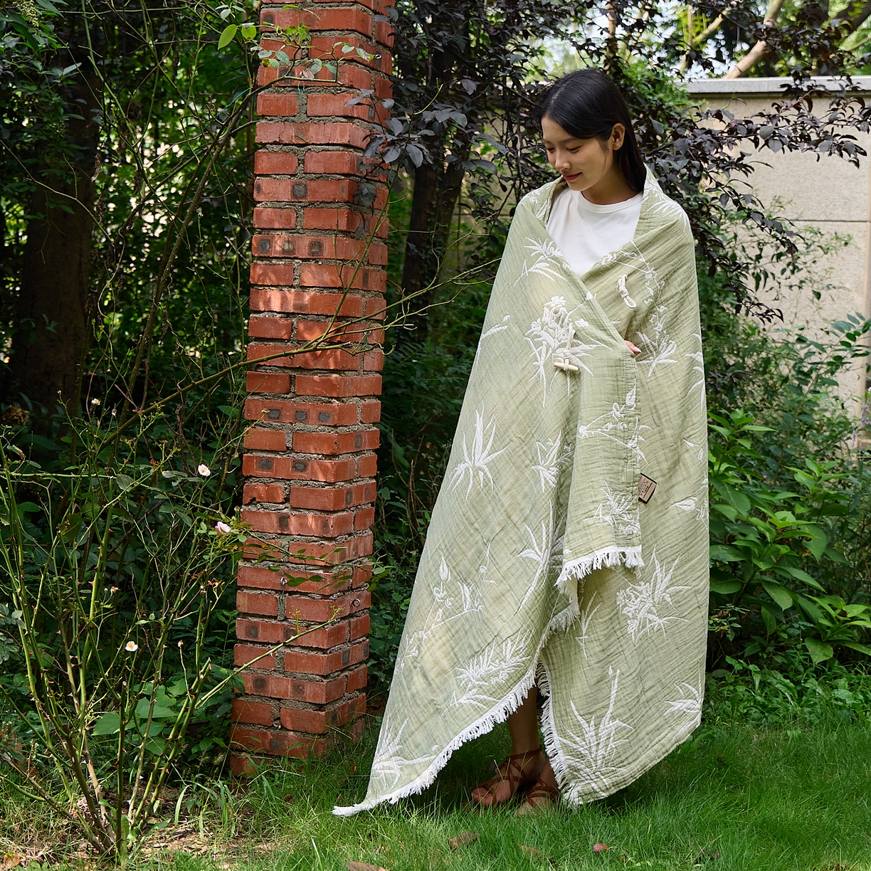 91家纺网 家纺一手货源 找家纺 沐瑟家纺 2025新款全棉流苏纱布披肩毯空调毯多功能午休毯牛角披肩毯民宿风 清叶