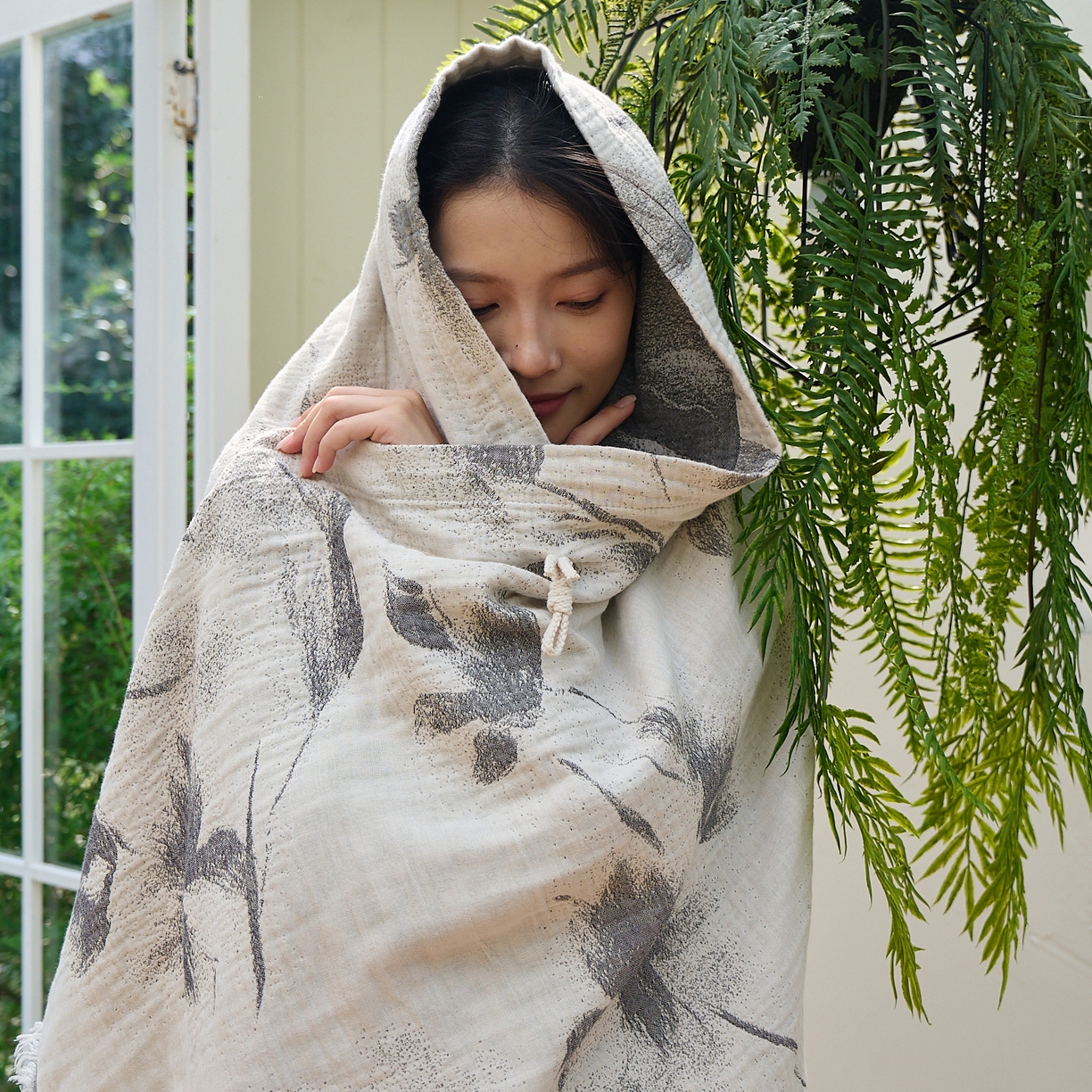 91家纺网 家纺一手货源 找家纺 沐瑟家纺 2025新款全棉流苏纱布披肩毯空调毯多功能午休毯牛角披肩毯民宿风 水墨花