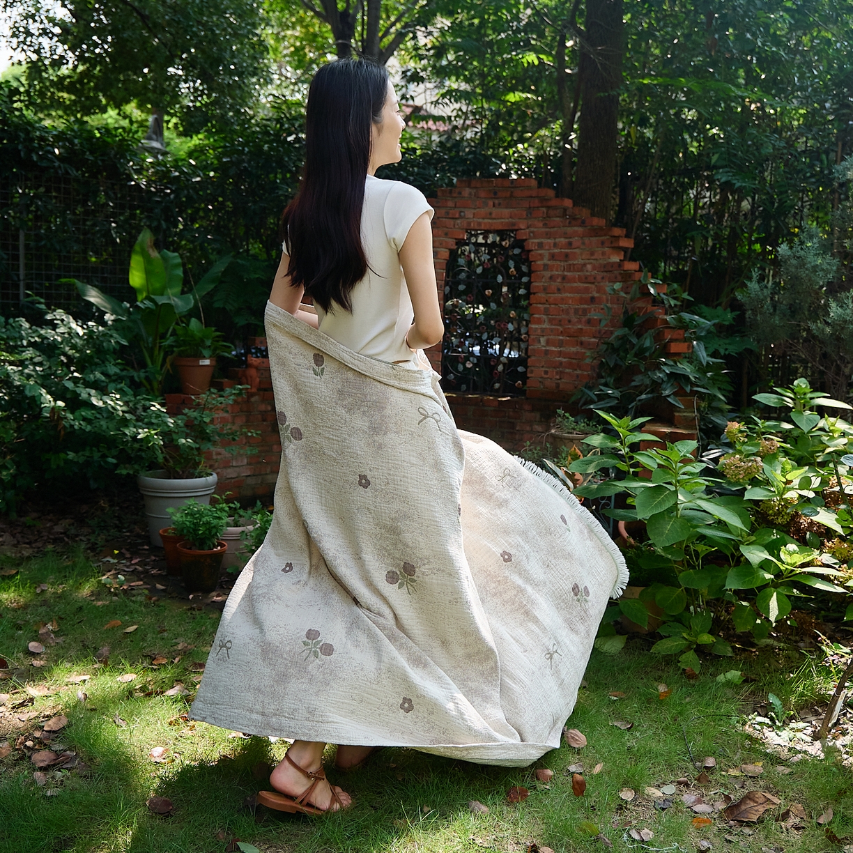 91家纺网 家纺一手货源 找家纺 沐瑟家纺 2025新款全棉流苏纱布披肩毯空调毯多功能午休毯牛角披肩毯民宿风 薇禾