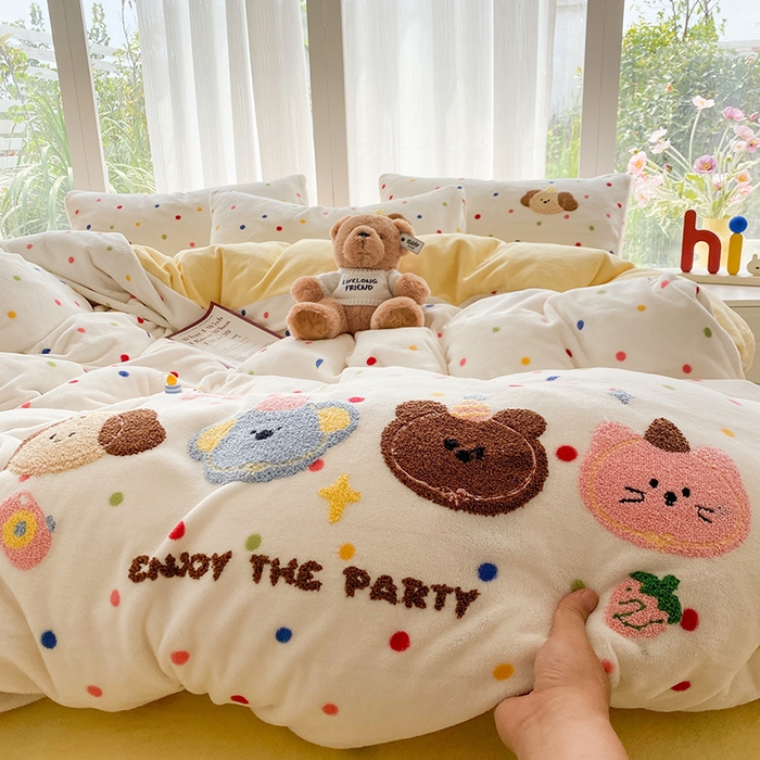 91家纺网 家纺一手货源 找家纺 云木里 2025新款A类卡通加厚毛巾绣牛奶绒四件套 动物会