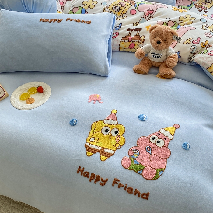 91家纺网 家纺一手货源 找家纺 云木里 2025新款A类卡通加厚毛巾绣牛奶绒四件套 海宝派派