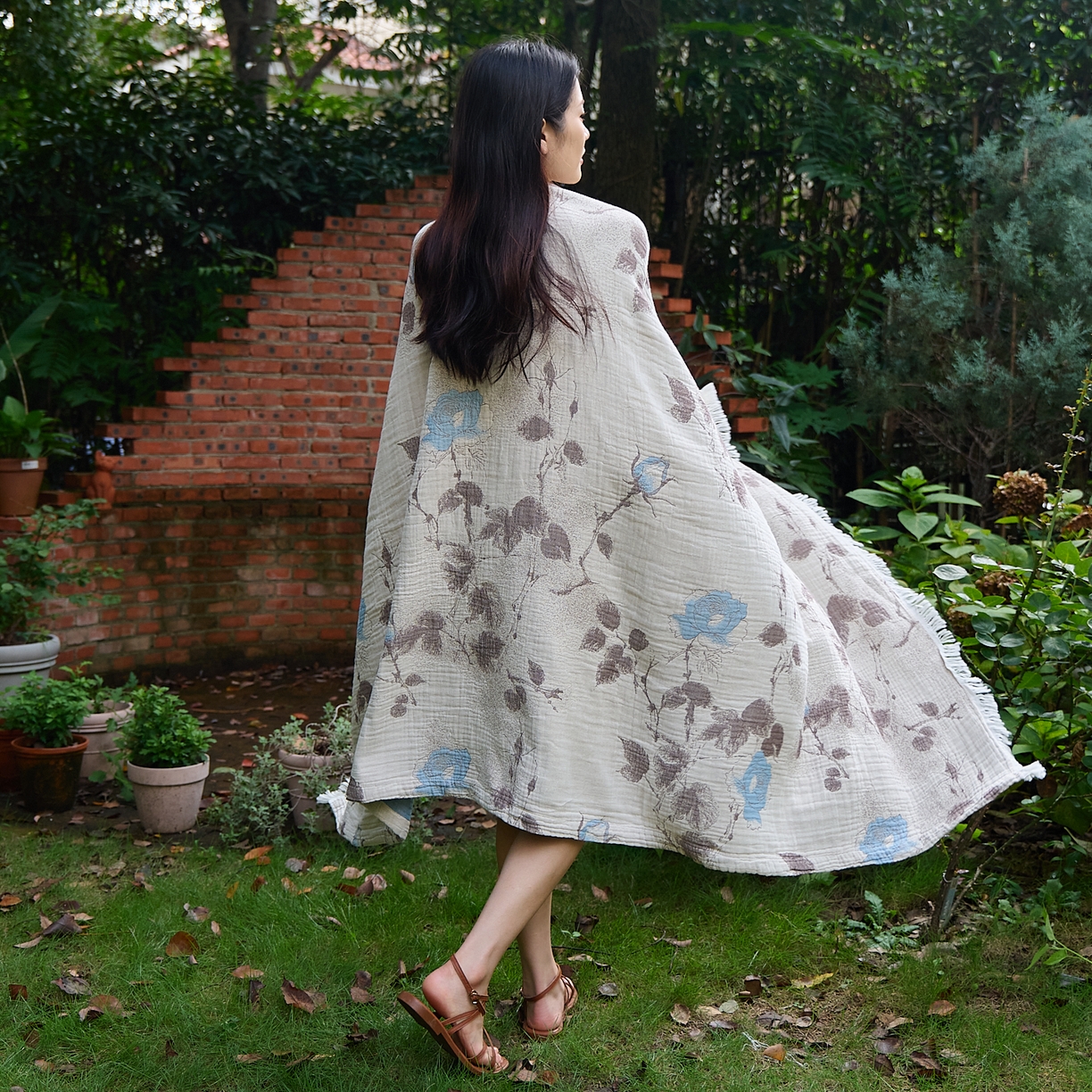 91家纺网 家纺一手货源 找家纺 沐瑟家纺 2025新款全棉流苏纱布披肩毯空调毯多功能午休毯牛角披肩毯民宿风 枝蘭