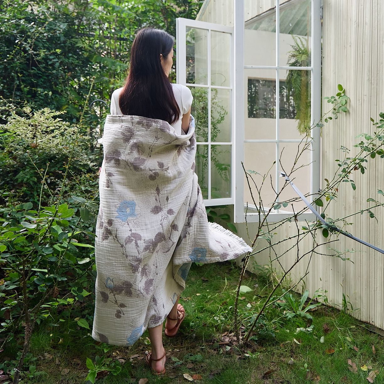 91家纺网 家纺一手货源 找家纺 沐瑟家纺 2025新款全棉流苏纱布披肩毯空调毯多功能午休毯牛角披肩毯民宿风 枝蘭