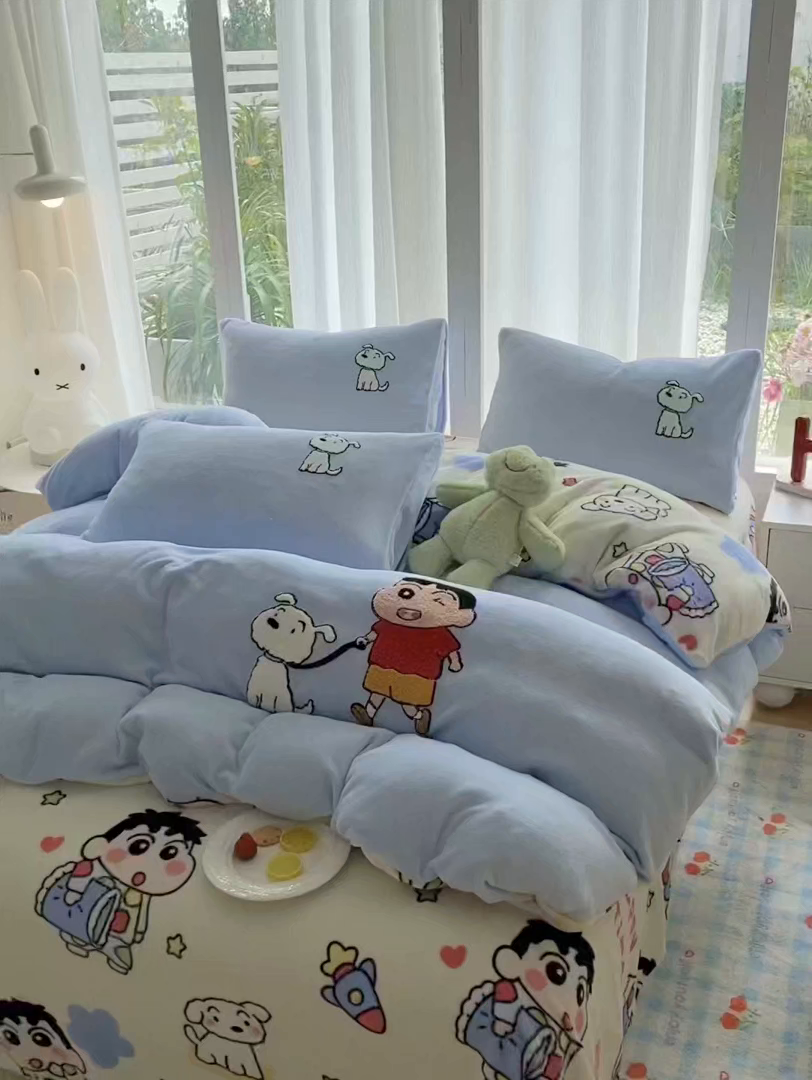 91家纺网 家纺一手货源 找家纺 云木里 2025新款A类卡通加厚毛巾绣牛奶绒四件套 新新小白