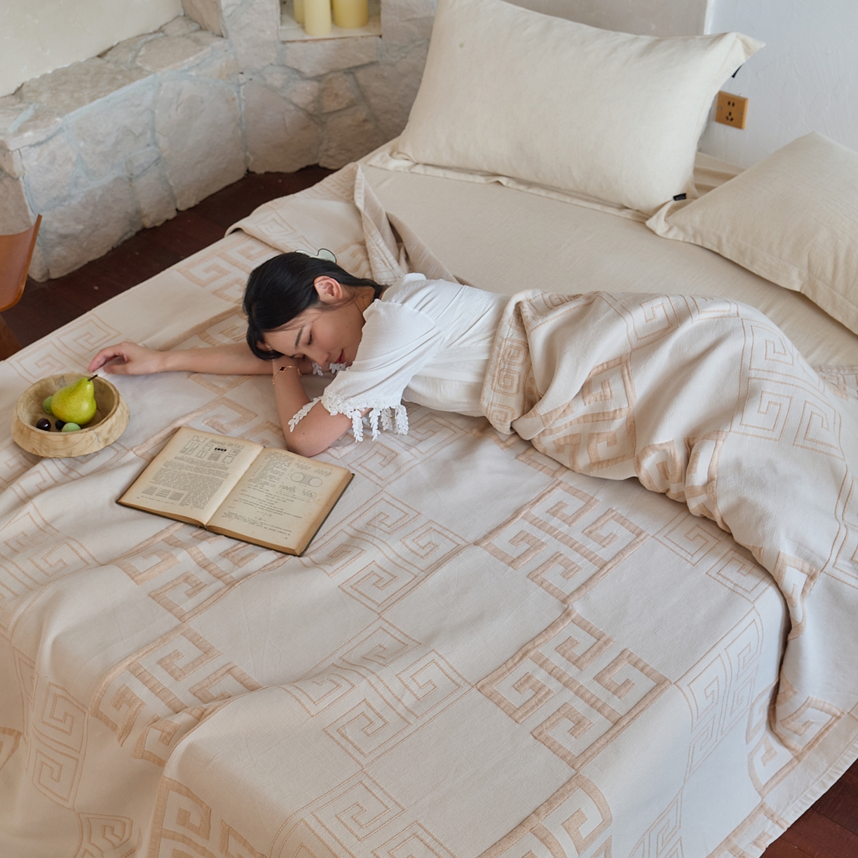 91家纺网 家纺一手货源 找家纺 沐瑟家纺 2025新款全棉纱布双层纱床盖三件套床盖 纪梵希咖色