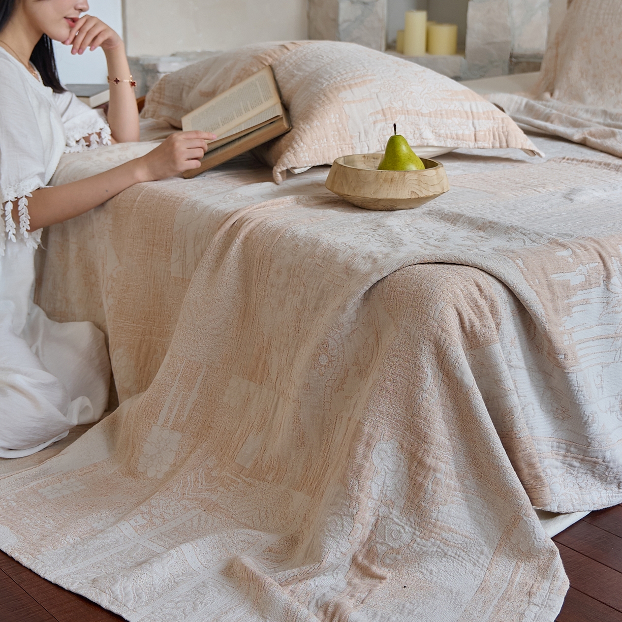 91家纺网 家纺一手货源 找家纺 沐瑟家纺 2025新款全棉纱布双层纱床盖三件套床盖 乱世咖色