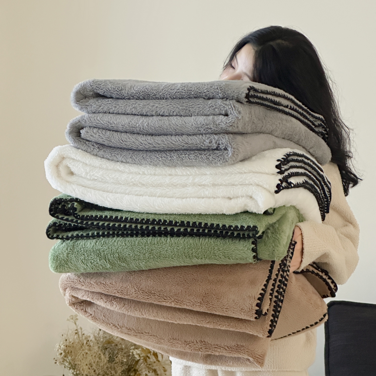 91家纺网 家纺一手货源 找家纺 三味舒屋 2025新款多用纯色双面牛奶绒毛毯 组合图