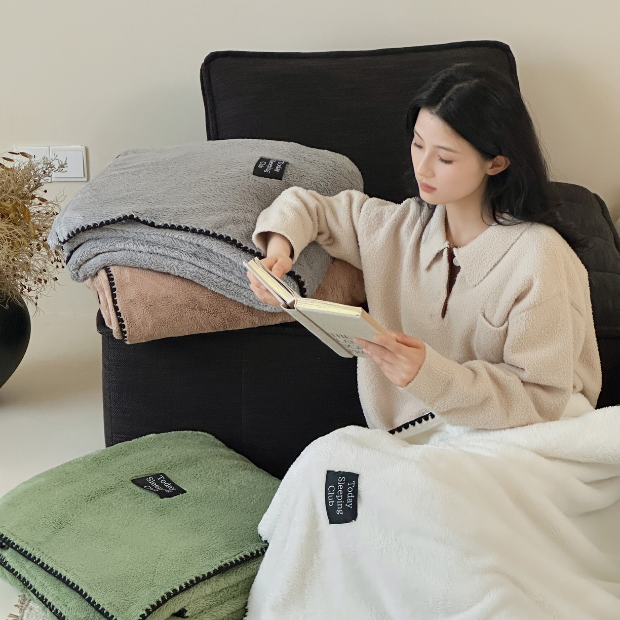 91家纺网 家纺一手货源 找家纺 三味舒屋 2025新款多用纯色双面牛奶绒毛毯 组合图