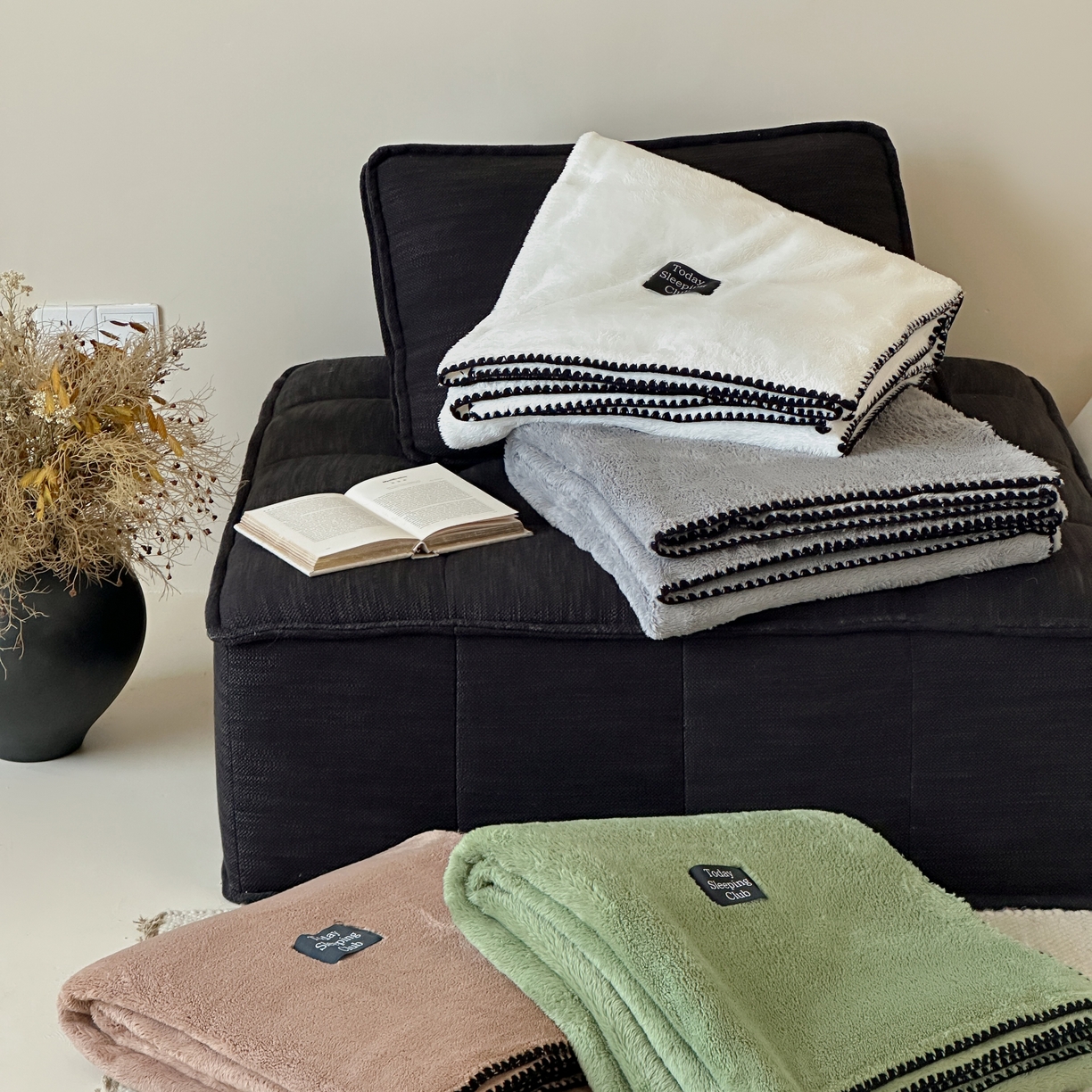 91家纺网 家纺一手货源 找家纺 三味舒屋 2025新款多用纯色双面牛奶绒毛毯 组合图