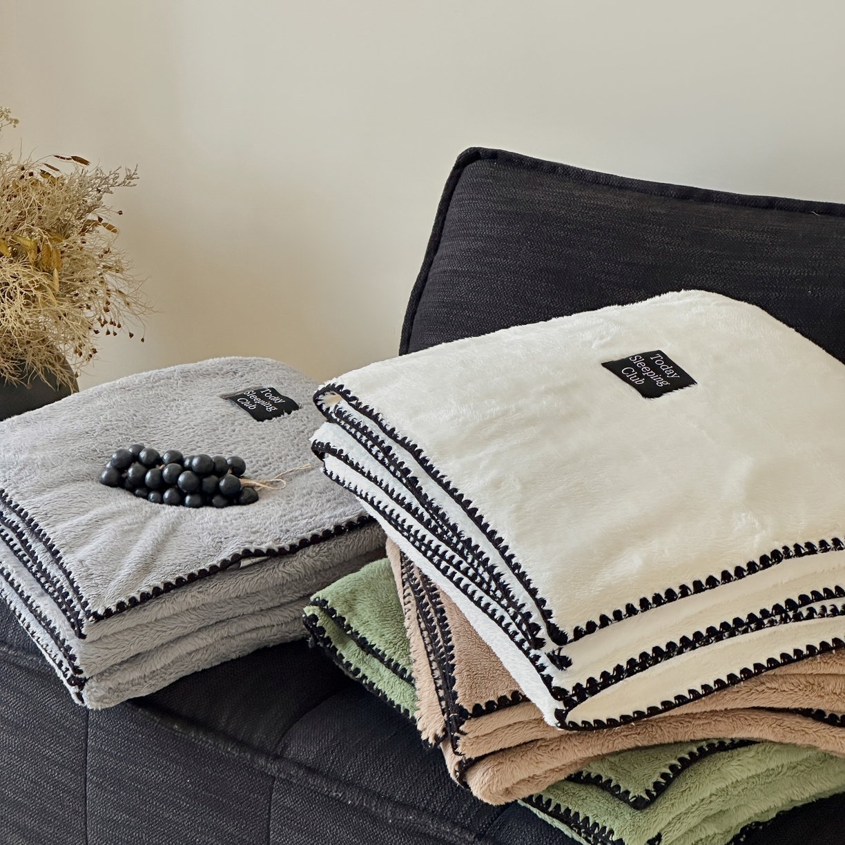 91家纺网 家纺一手货源 找家纺 三味舒屋 2025新款多用纯色双面牛奶绒毛毯 组合图