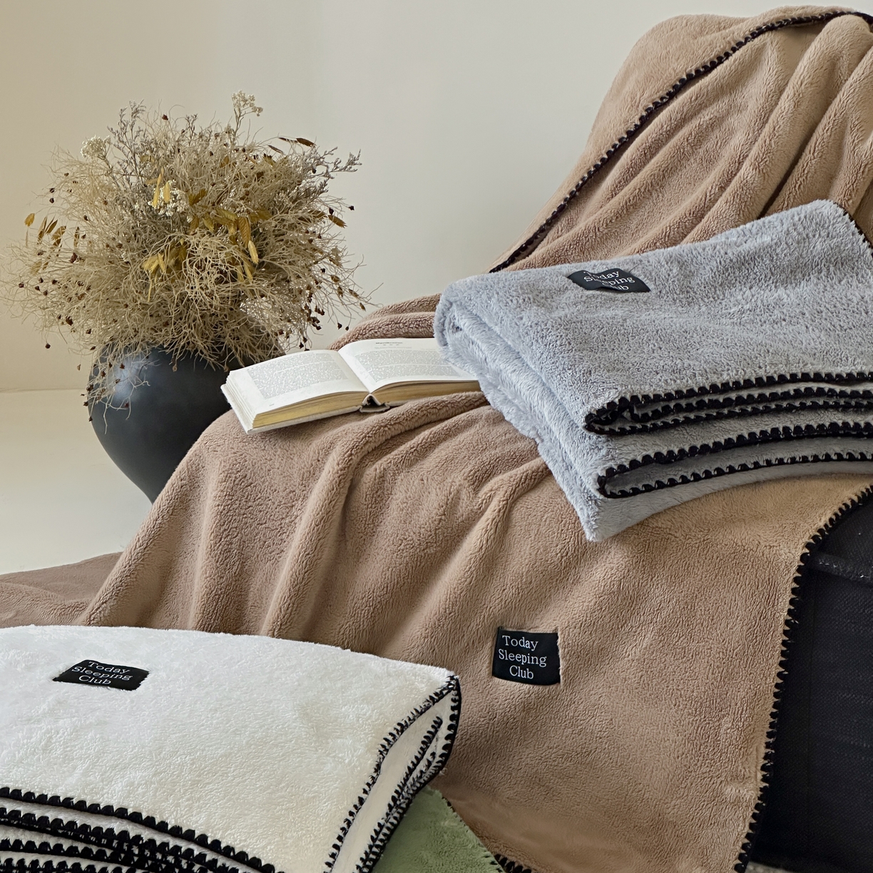 91家纺网 家纺一手货源 找家纺 三味舒屋 2025新款多用纯色双面牛奶绒毛毯 组合图