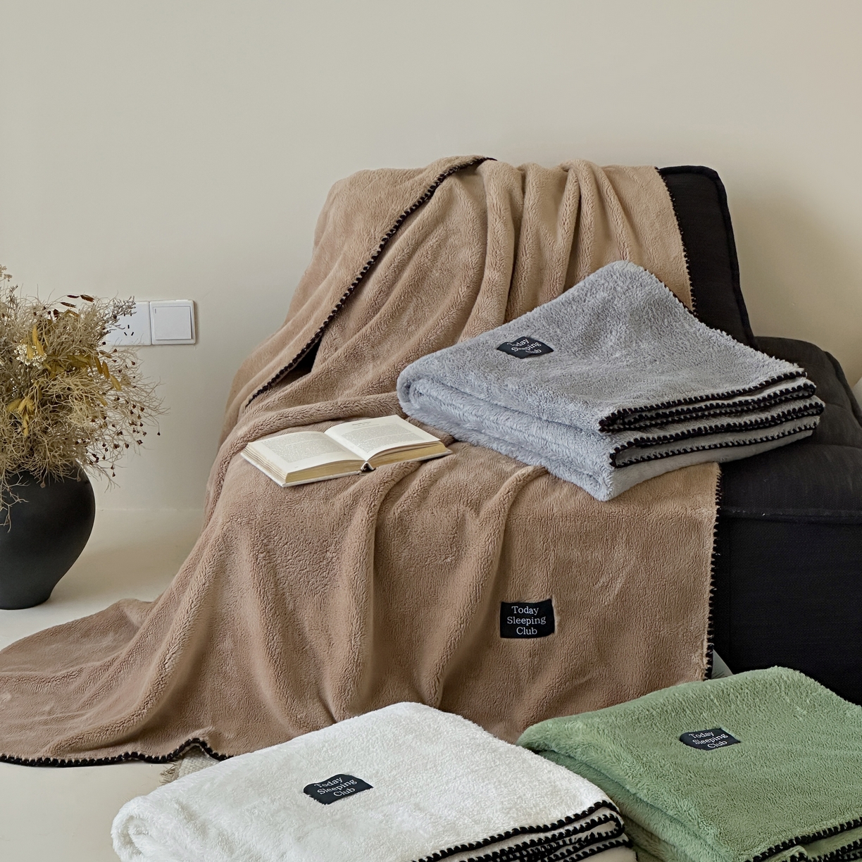 91家纺网 家纺一手货源 找家纺 三味舒屋 2025新款多用纯色双面牛奶绒毛毯 组合图