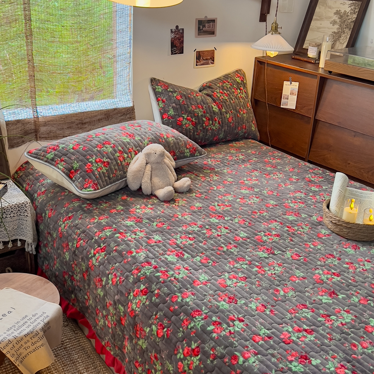 91家纺网 家纺一手货源 找家纺 （总）默忆 2025新款牛奶绒夹棉花边韩版印花床盖三件套加厚保暖多功能单床盖