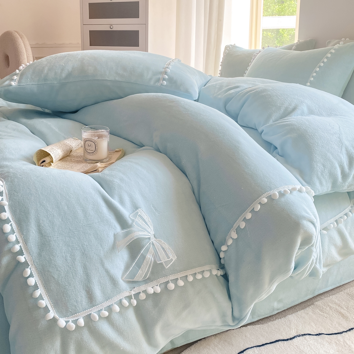 91家纺网 家纺一手货源 找家纺 （总）二八年华 2023新款纯色高克重加厚立体韩版牛奶绒雕花边四件套