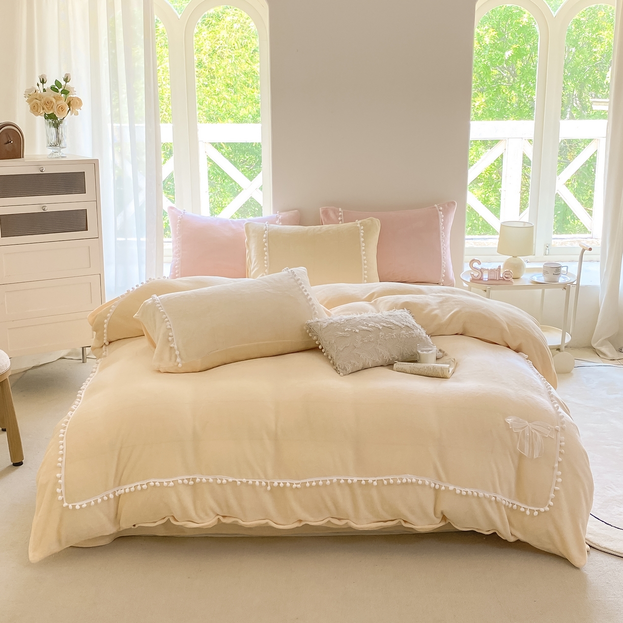 91家纺网 家纺一手货源 找家纺 二八年华 2025新款小毛球牛奶绒四件套 鹅黄