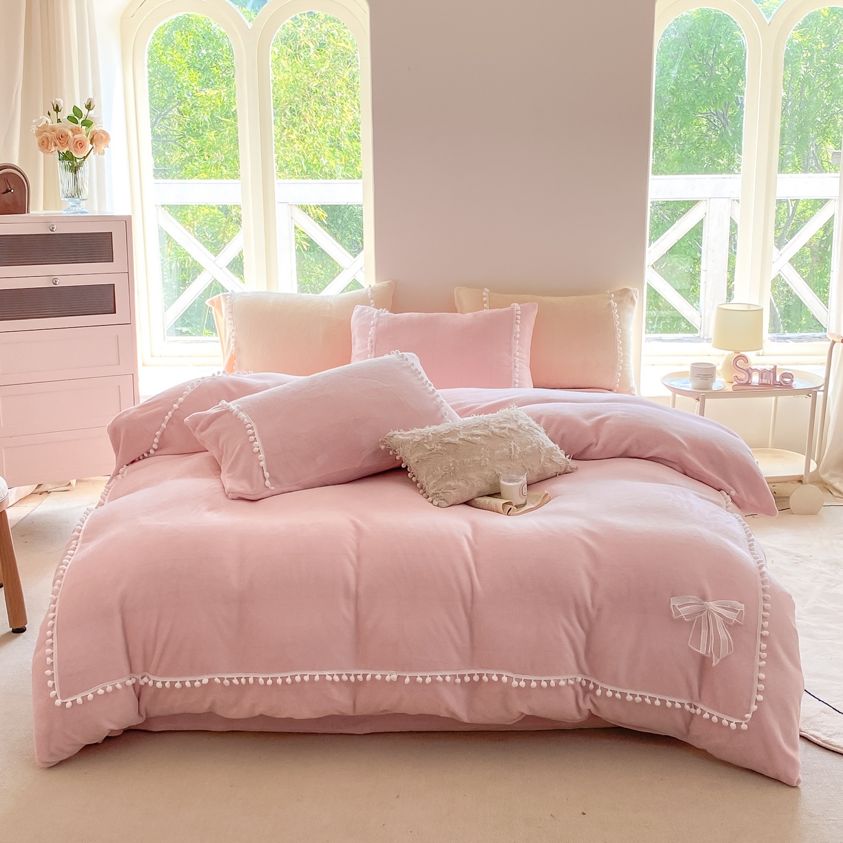 91家纺网 家纺一手货源 找家纺 二八年华 2025新款小毛球牛奶绒四件套 粉玉