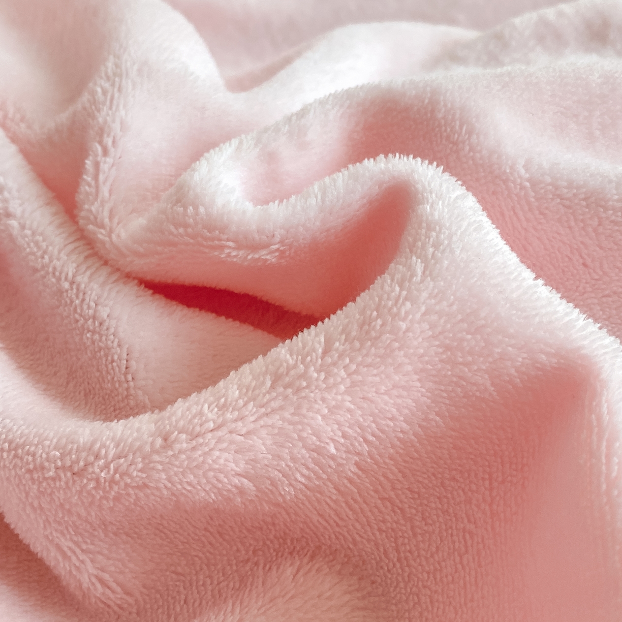 91家纺网 家纺一手货源 找家纺 二八年华 2025新款小毛球牛奶绒四件套 粉玉