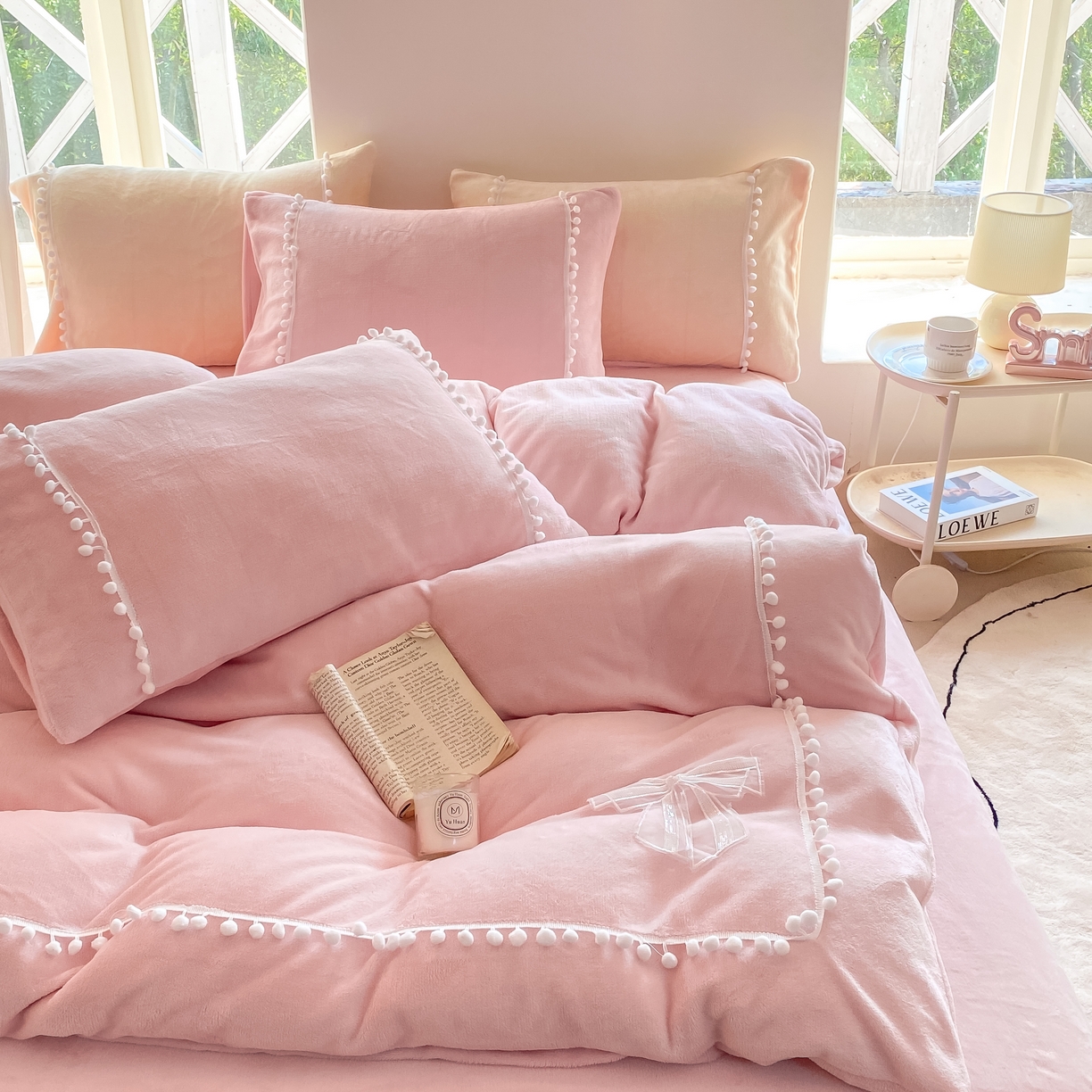 91家纺网 家纺一手货源 找家纺 二八年华 2025新款小毛球牛奶绒四件套 粉玉