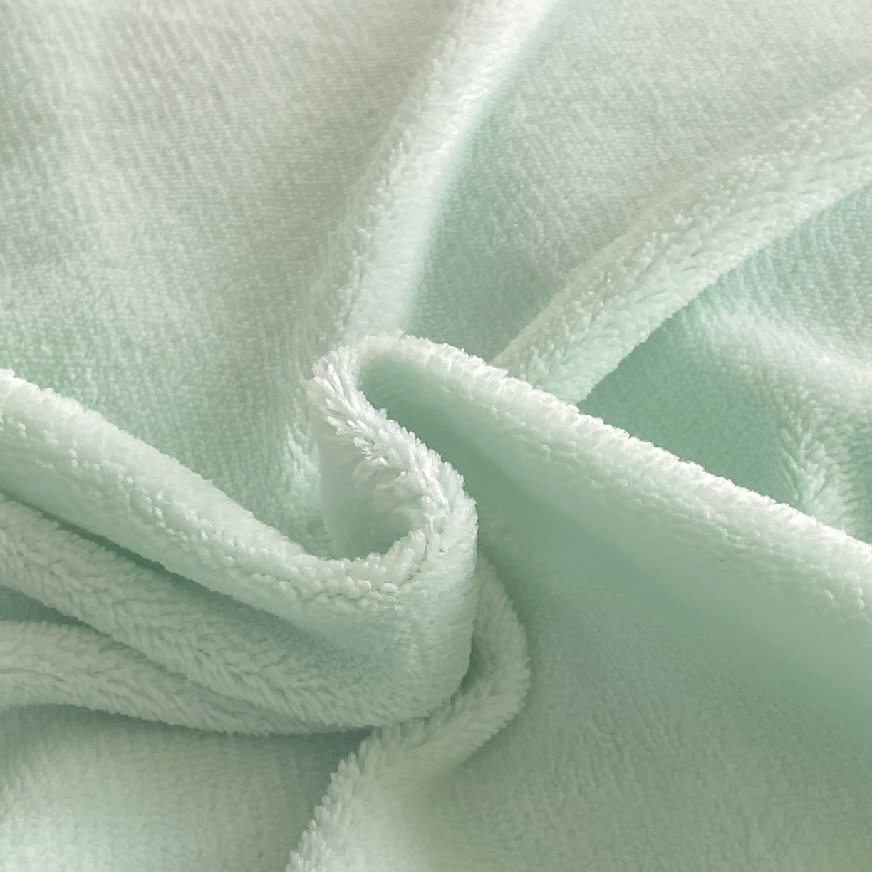 91家纺网 家纺一手货源 找家纺 二八年华 2025新款小毛球牛奶绒四件套 水绿