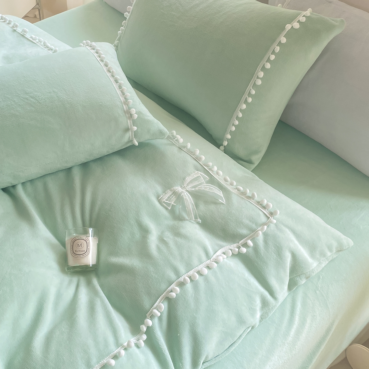 91家纺网 家纺一手货源 找家纺 二八年华 2025新款小毛球牛奶绒四件套 水绿