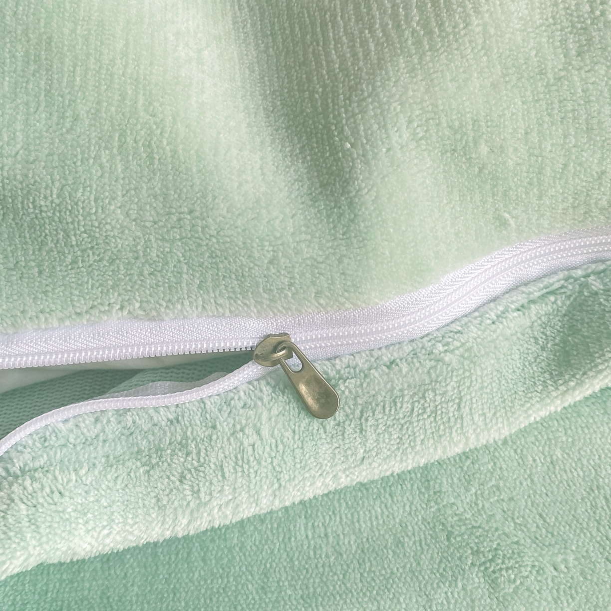 91家纺网 家纺一手货源 找家纺 二八年华 2025新款小毛球牛奶绒四件套 水绿