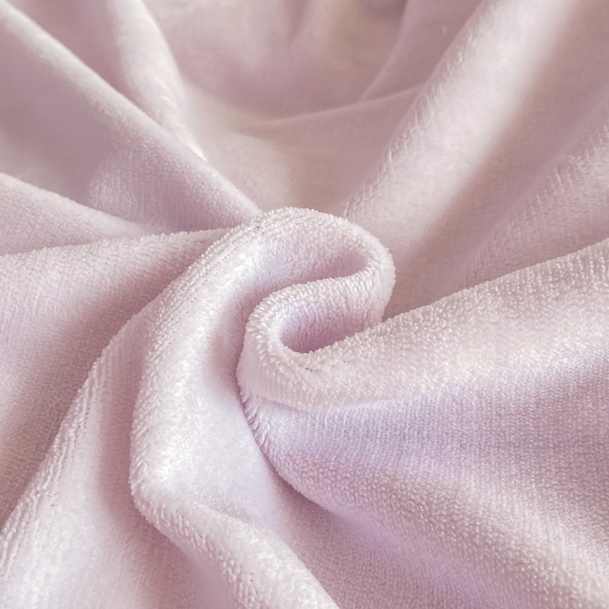 91家纺网 家纺一手货源 找家纺 二八年华 2025新款小毛球牛奶绒四件套 烟紫