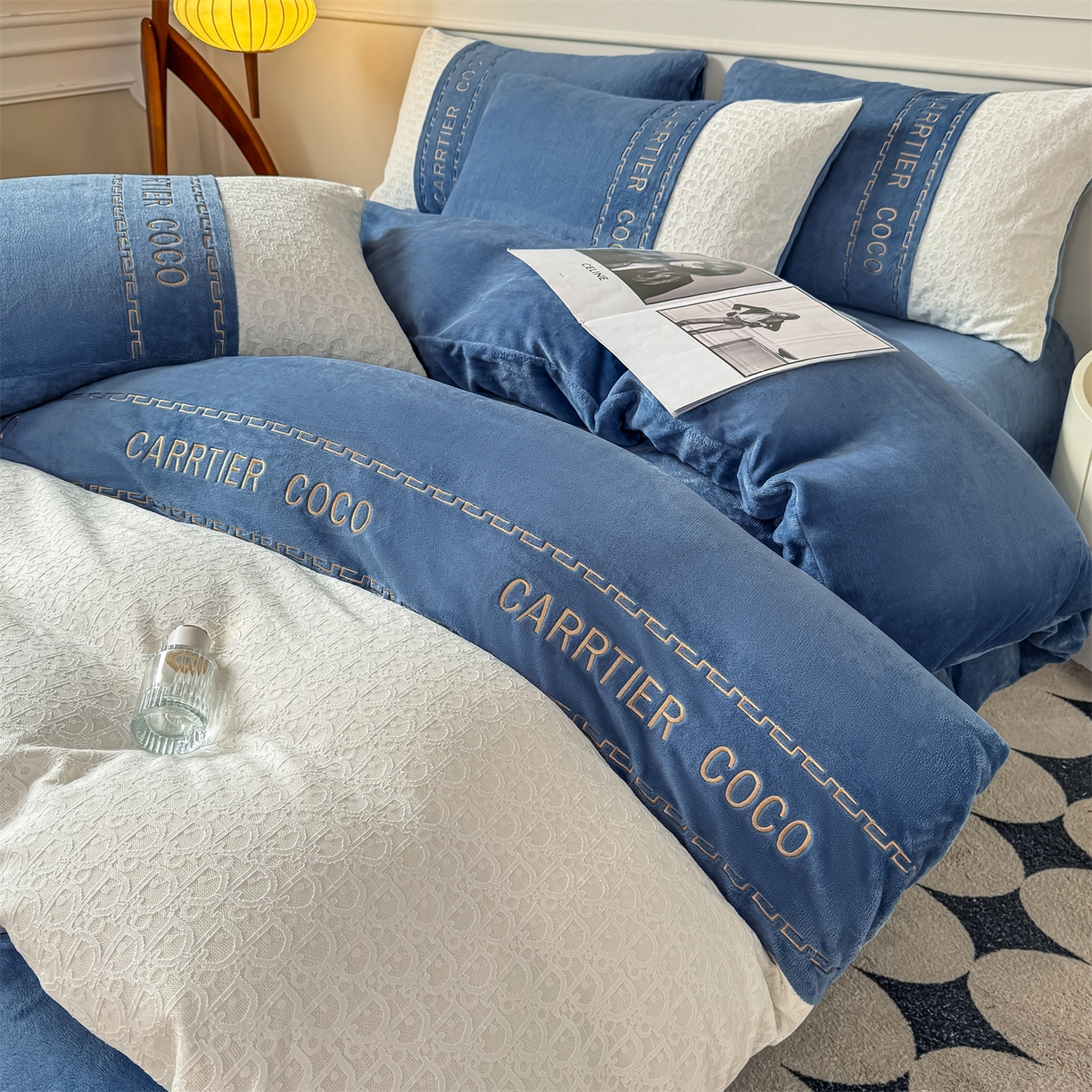 91家纺网 家纺一手货源 找家纺 （总）灰鲸 2025新款牛奶绒拼接刺绣雕花套件-露娜