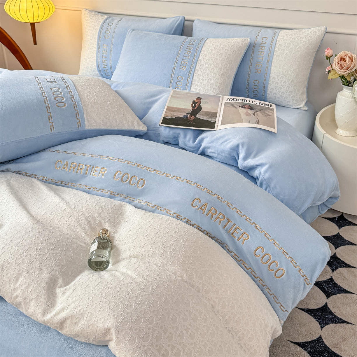 91家纺网 家纺一手货源 找家纺 灰鲸 2025新款牛奶绒拼接刺绣雕花套件-露娜 露娜-繁星蓝