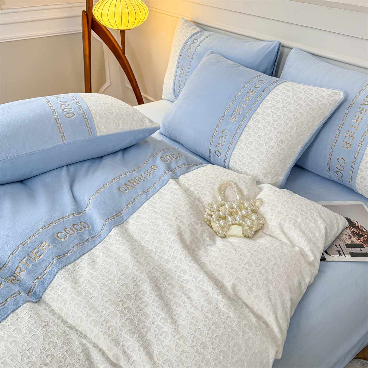 91家纺网 家纺一手货源 找家纺 灰鲸 2025新款牛奶绒拼接刺绣雕花套件-露娜 露娜-繁星蓝