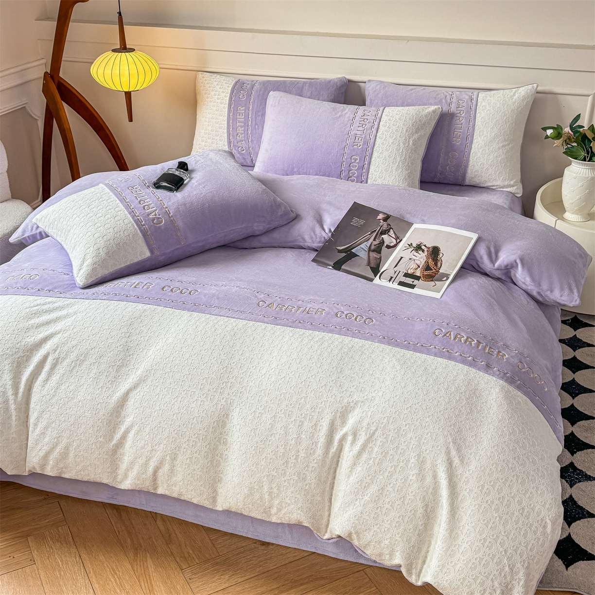 91家纺网 家纺一手货源 找家纺 灰鲸 2025新款牛奶绒拼接刺绣雕花套件-露娜 露娜-风铃紫