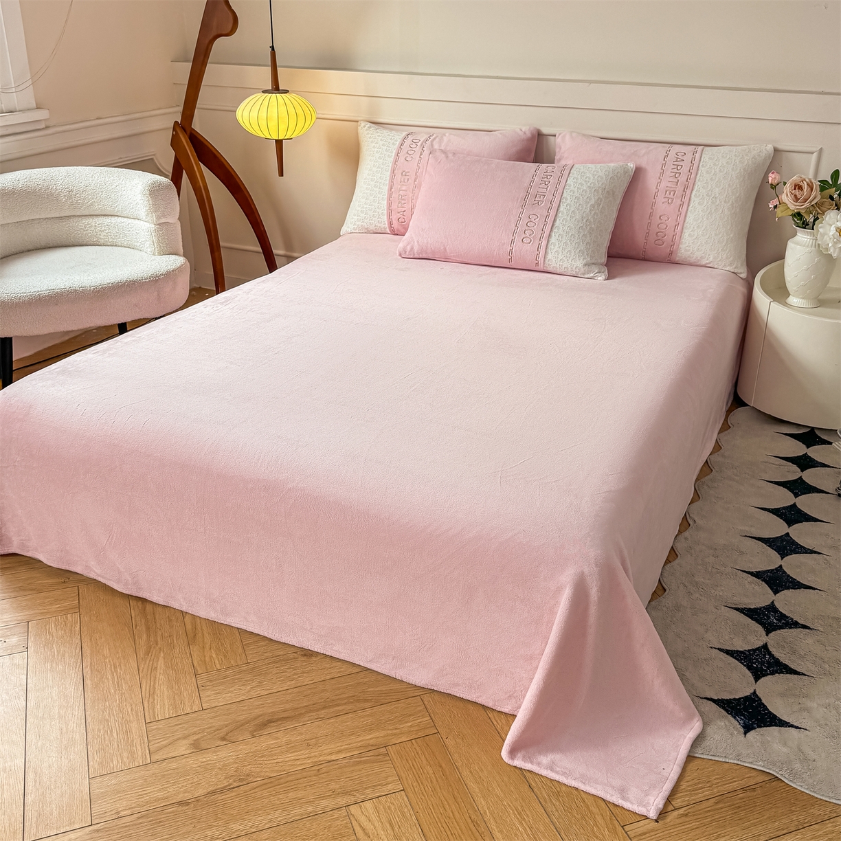 91家纺网 家纺一手货源 找家纺 灰鲸 2025新款牛奶绒拼接刺绣雕花套件-露娜 露娜-可可粉