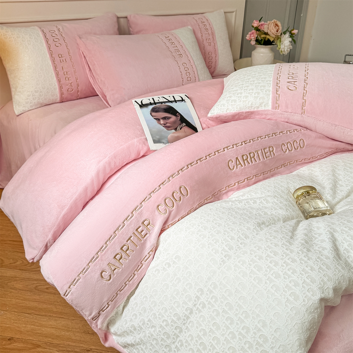 91家纺网 家纺一手货源 找家纺 灰鲸 2025新款牛奶绒拼接刺绣雕花套件-露娜 露娜-可可粉