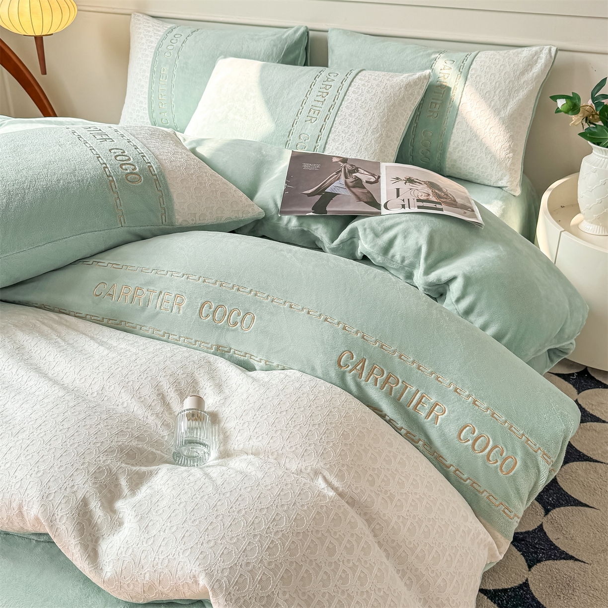 91家纺网 家纺一手货源 找家纺 灰鲸 2025新款牛奶绒拼接刺绣雕花套件-露娜 露娜-抹茶绿