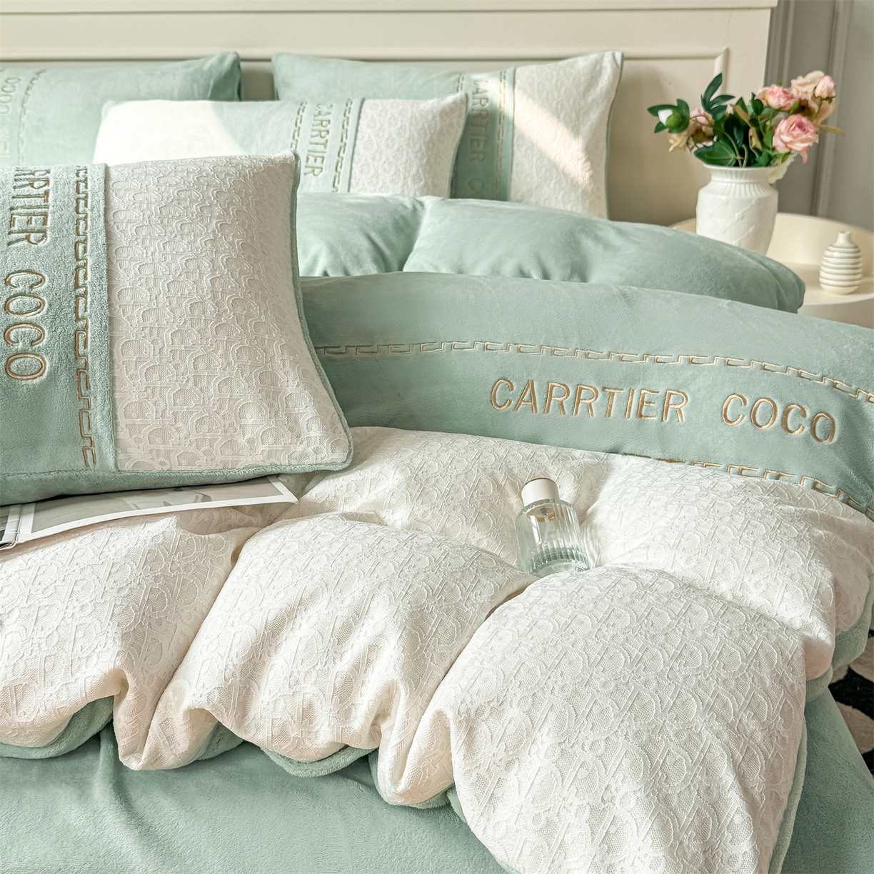 91家纺网 家纺一手货源 找家纺 灰鲸 2025新款牛奶绒拼接刺绣雕花套件-露娜 露娜-抹茶绿