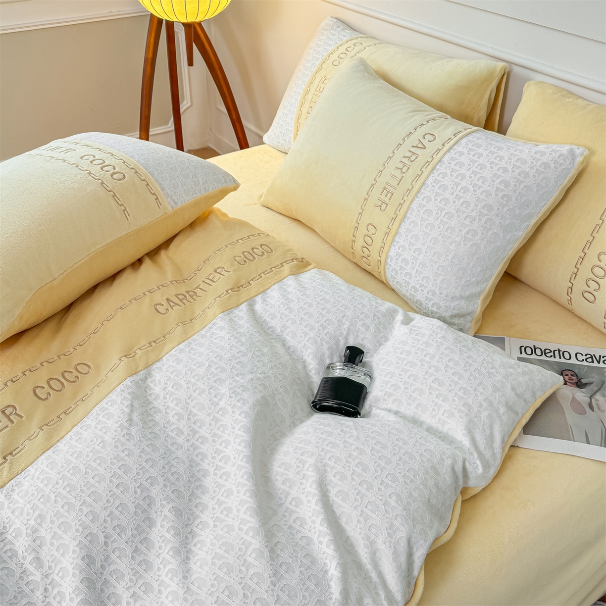 91家纺网 家纺一手货源 找家纺 灰鲸 2025新款牛奶绒拼接刺绣雕花套件-露娜 露娜-奶黄