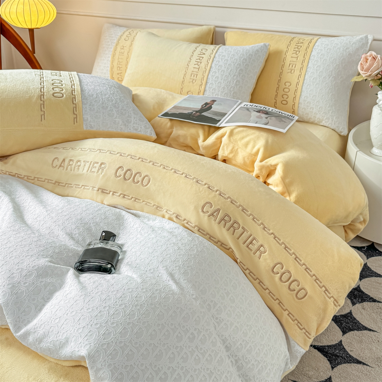 91家纺网 家纺一手货源 找家纺 灰鲸 2025新款牛奶绒拼接刺绣雕花套件-露娜 露娜-奶黄