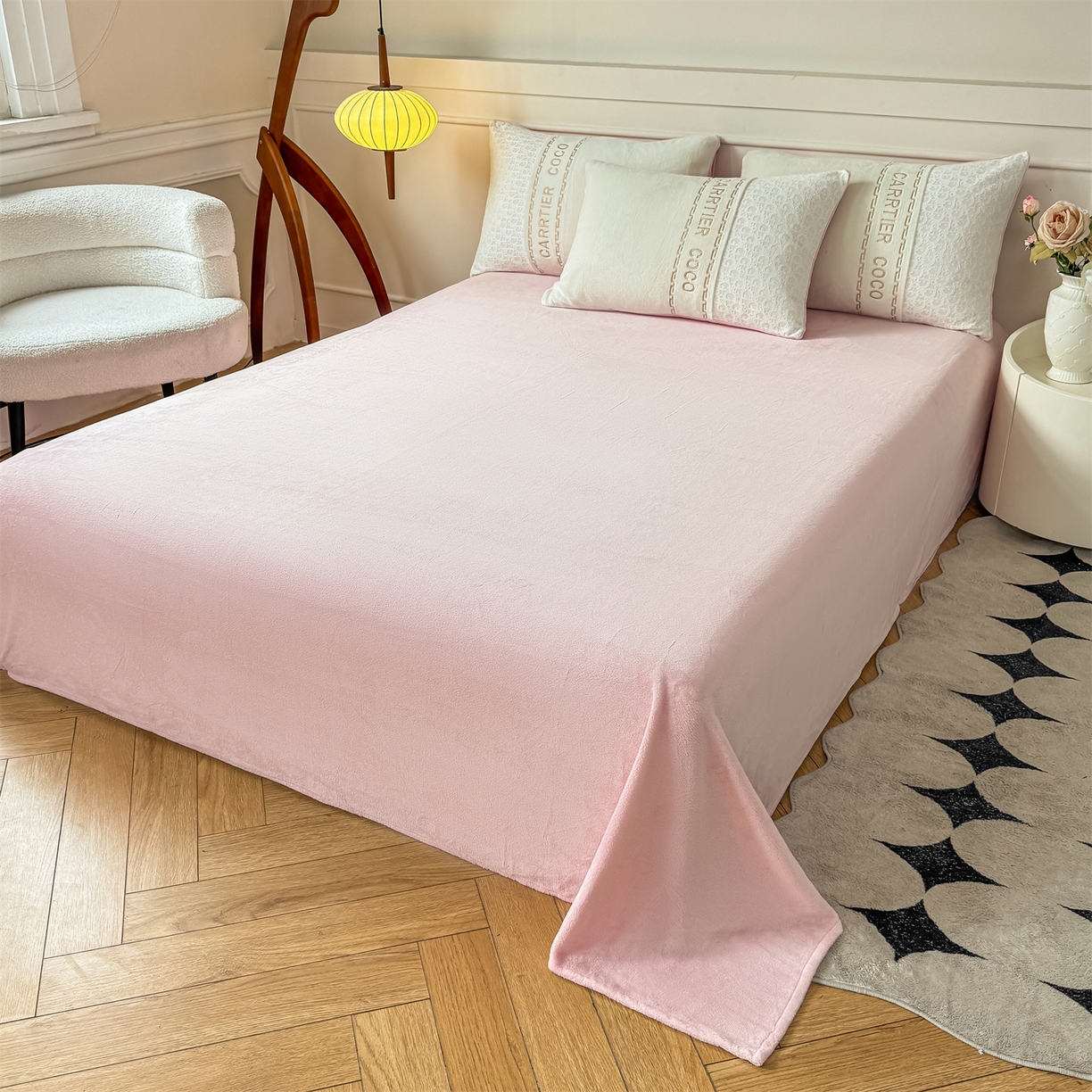 91家纺网 家纺一手货源 找家纺 灰鲸 2025新款牛奶绒拼接刺绣雕花套件-露娜 露娜-奶昔白+可可粉