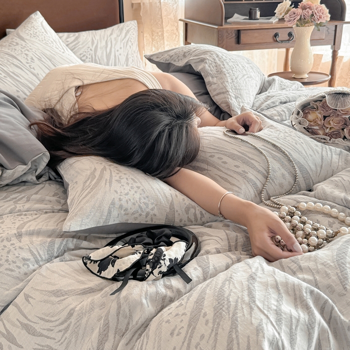 91家纺网 家纺一手货源 找家纺 眠博士 2025新款全棉提花磨毛加厚保暖四件套 提花磨毛套件-流年-灰