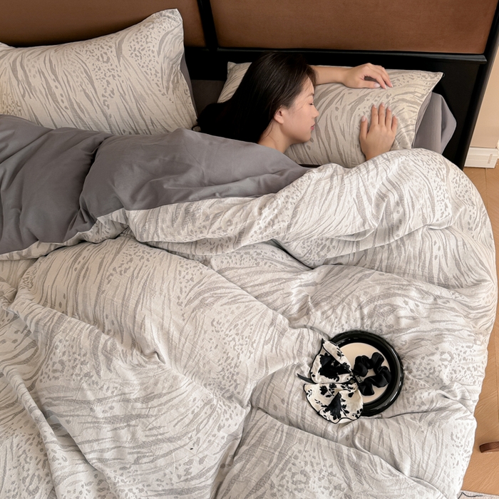 91家纺网 家纺一手货源 找家纺 眠博士 2025新款全棉提花磨毛加厚保暖四件套 提花磨毛套件-流年-灰