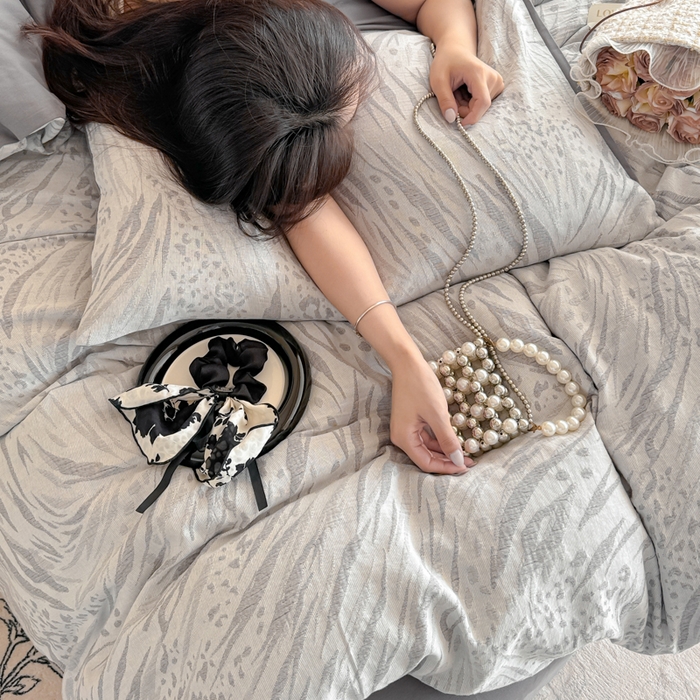 91家纺网 家纺一手货源 找家纺 眠博士 2025新款全棉提花磨毛加厚保暖四件套 提花磨毛套件-流年-灰