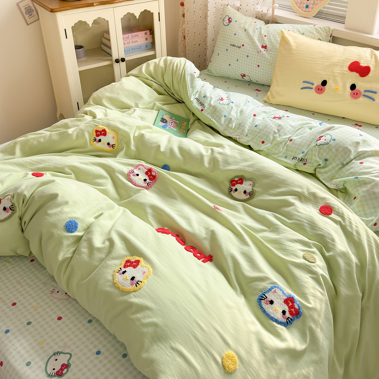 91家纺网 家纺一手货源 找家纺 卡迪熊家纺 2025新款水洗棉毛巾绣可爱猫咪系列 晚安喵-绿