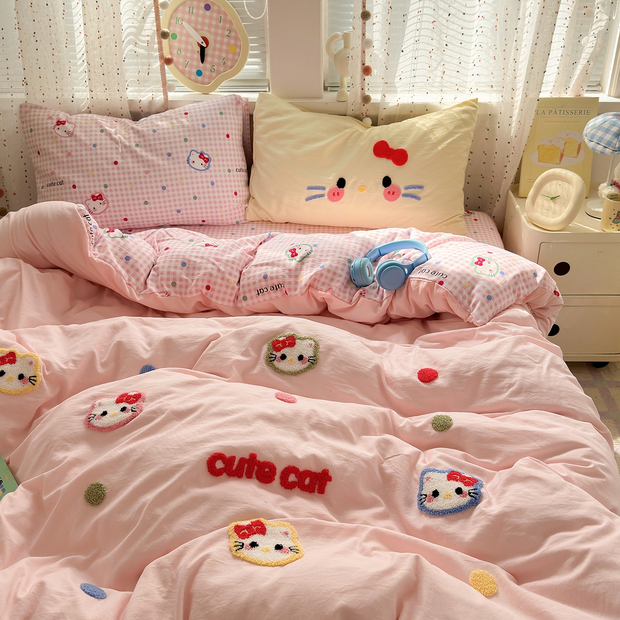 91家纺网 家纺一手货源 找家纺 卡迪熊家纺 2025新款水洗棉毛巾绣可爱猫咪系列 晚安喵-粉