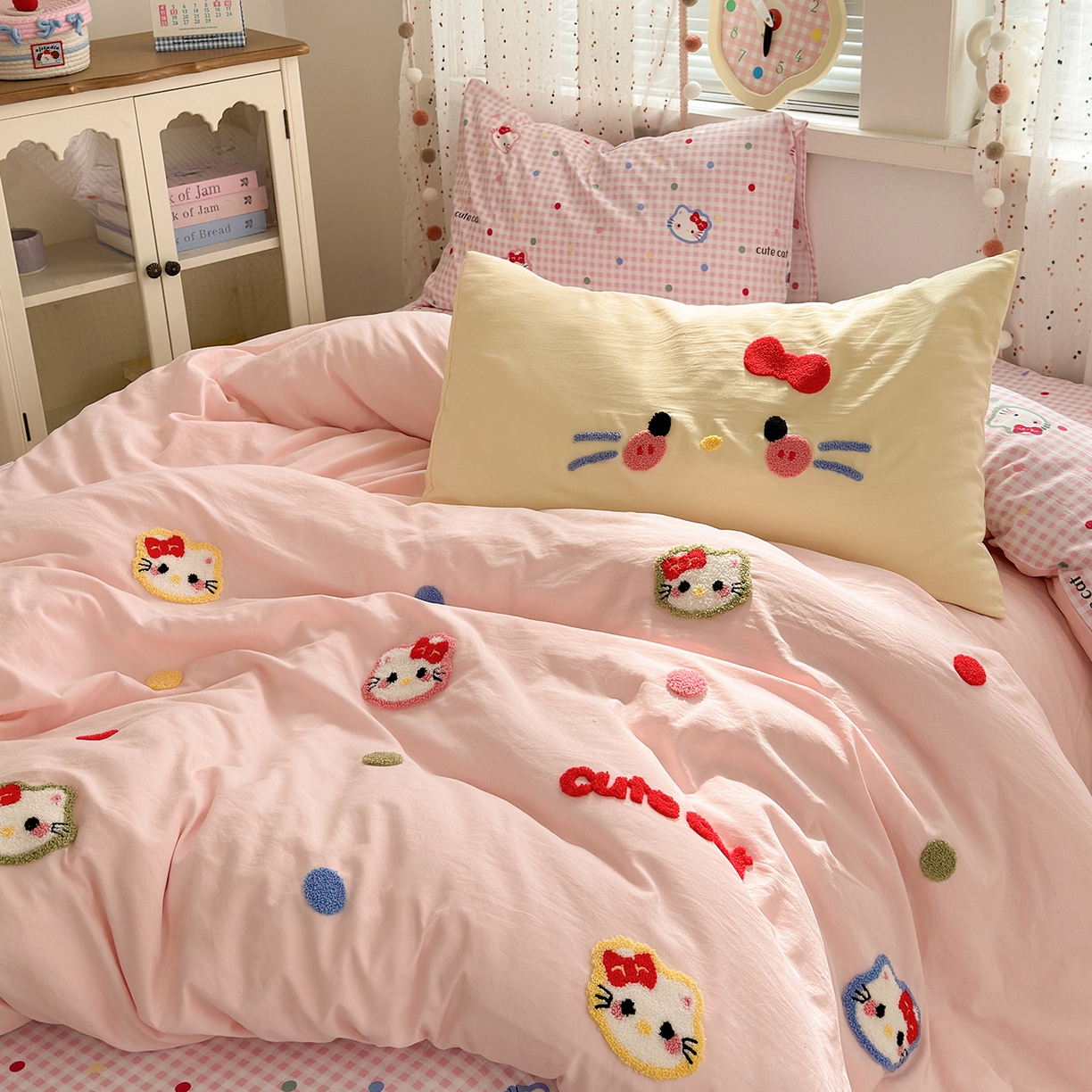 91家纺网 家纺一手货源 找家纺 彩韵家纺 2025新款水洗棉毛巾绣可爱猫咪系列 晚安喵-粉